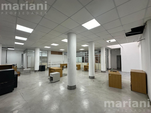 Alq - Local De 2.500m2 En 3 Plantas - Av. Belgrano 900