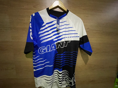 Imagen 2 de 2 de Polera Ciclismo Enduro Giant Race Day Dh