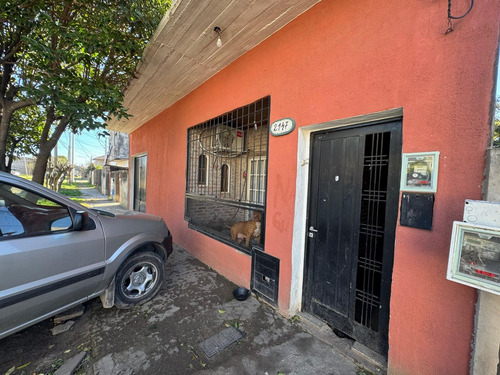 Casa 3 Ambientes En Venta En Castelar Sur
