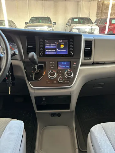 Toyota Sienna 3.5 Le At