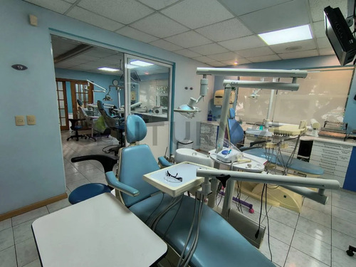 Exclusiva Propiedad Comercial En El Sector Oriente De Viñ...
