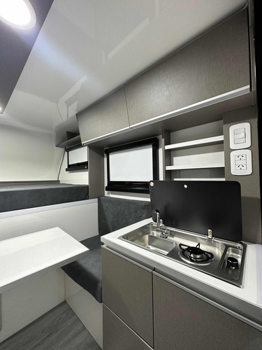 Camper Para Pickup Doble Cabina Marca Iseo