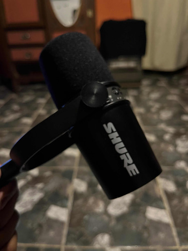 Shure Mv7