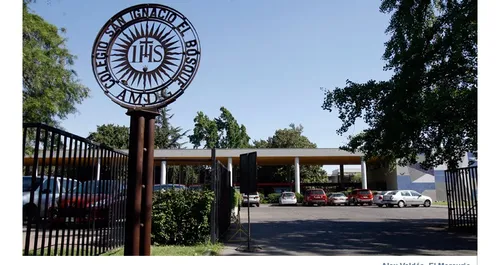 Plaza Río De Janeiro, Colegio San Ignacio El Bosque