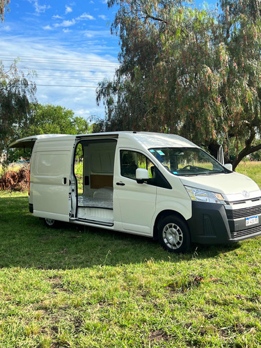 Toyota Hiace 2.8 Tdi Furgón 6at L2h2 3a 5p