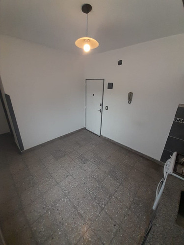 Imagen 6 de 21 de Venta Departamento 2 Ambientes Bernal