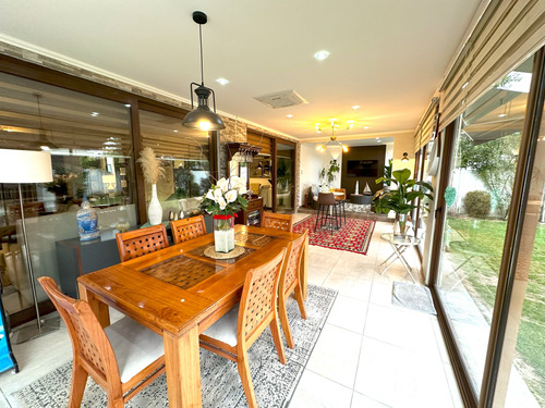 Preciosa Casa En Venta En Condominio