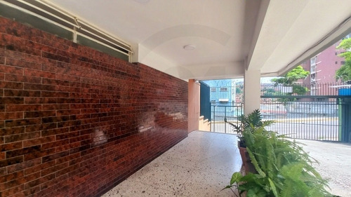 Imagen 2 de 12 de Fl - Venta Apartamento El Llanito