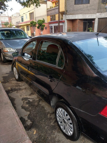Imagen 6 de 8 de Vw Gol Sedan 2012 Estándar