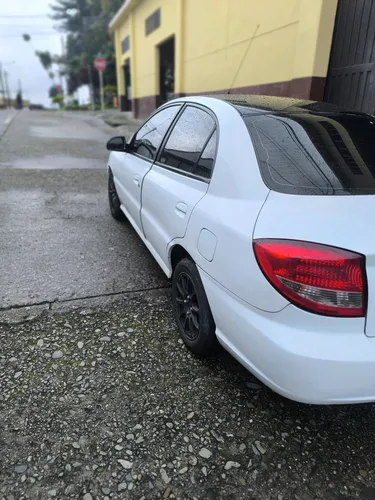 Kia Rio Stylus 2010