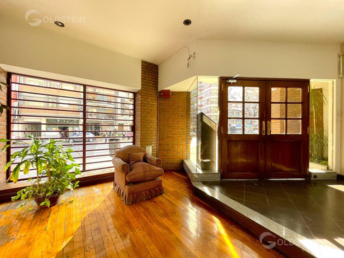 Duplex De Real Categoria Totalmente Recilado, Comoda Cochera Fija Y Baulera