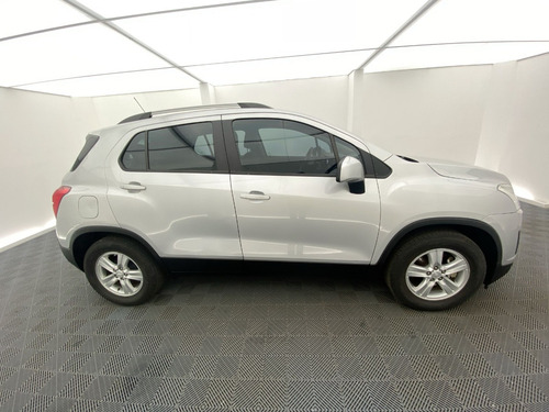 Imagen 12 de 25 de Chevrolet Tracker Ls Mt 1.8