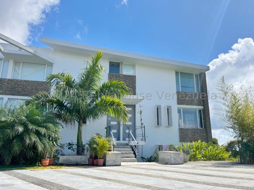 Ofrecemos En Alquiler Exclusivo Y Elegante Loft Ubicado En Oripoto 24-14767