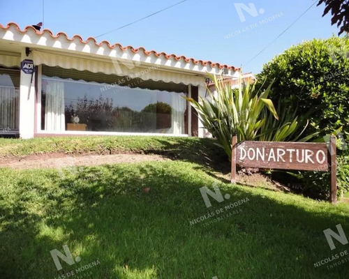 Imagen 2 de 30 de Linda Casa De Muy Buena Capacidad! En Excelente Zona! - Punta Del Este Mansa