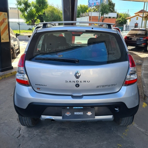 Imagen 9 de 15 de Renault Sandero Stepway 2014 1.6 Confort Dynamique Privilege