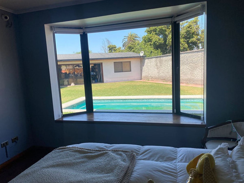 Casa En Venta De 4 Dorm. En Isla De Maipo