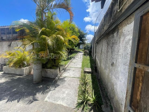 Acogedora Casa En Venta En Alto Hatillo. Negociable