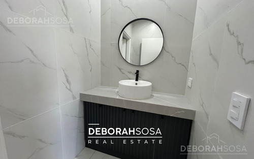 Casa En Venta Cuatro Dormitorios Seis Ambiente A La Laguna Pileta El Naudir Escobar