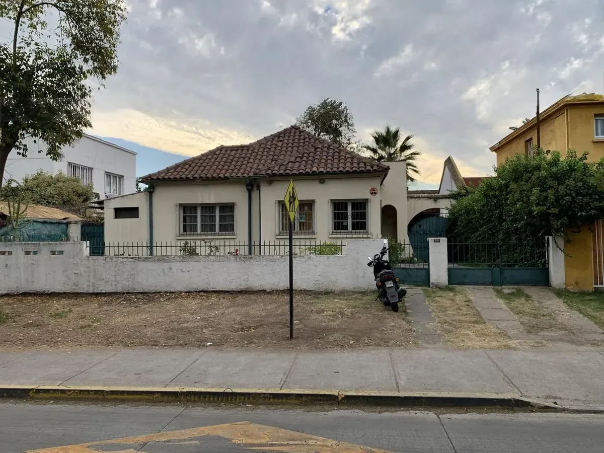 Imagen 3 de 21 de Oportunidad! Gran Casa Ñuñoa, Para Renovarla A Tu Gusto
