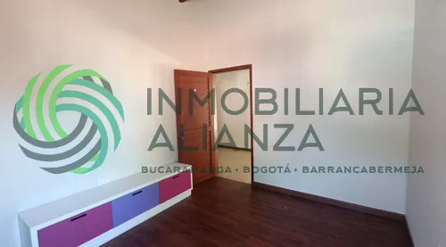 Casa En Venta En Lagos Del Cacique. Cod V61435
