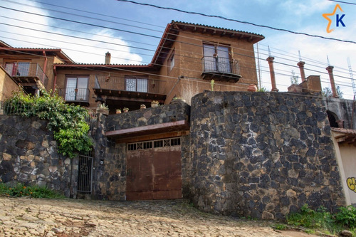 Residencia En Venta En Pátzcuaro Con Vista Al Lago