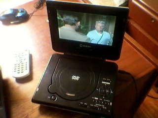 Imagen 2 de 4 de Vendo Reproductor Portátil De Dvd Con Pantalla Incluida
