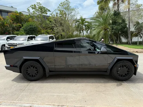 Tesla Cybertruck Foundation Series 4x4 2024