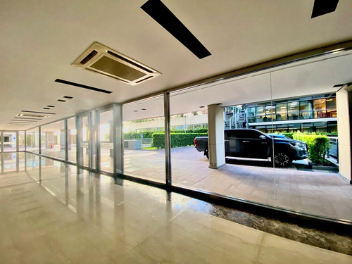Alquiler De 3 Ambientes C/ Dep. Servicio, 2 Cocheras Y Baulera - Madero Center