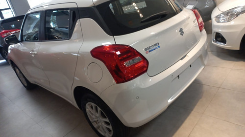 Imagen 16 de 19 de Suzuki Swift Gl Reserve Hoy! Permuto Financio 100%
