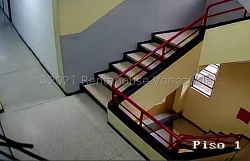 Imagen 6 de 15 de En Venta Edificio De Tres Niveles - Parroquia Santa Rosalia