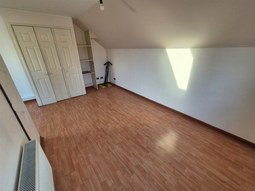 Arriendo Casa Con Piscina 4d 3b 1b 1e En Peñalolén.