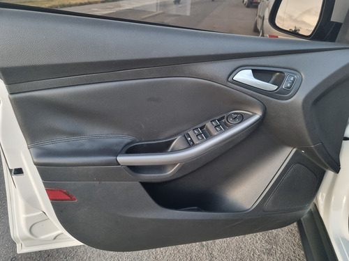 Ford Focus 2.0 Titanium Flex Powershift 5p
