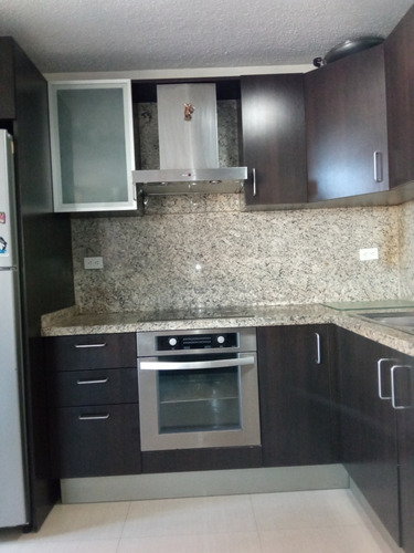 Imagen 2 de 18 de Apartamento En Playa Guaica. Lecheria