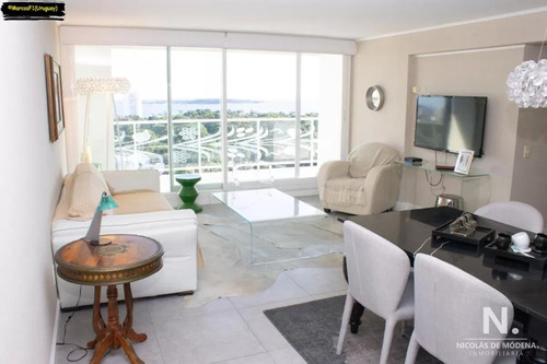 Oportunidad. Apartamento En Venta Torre Yoo. 2 Dormitorios, Punta Del Este. Vista Al Mar 