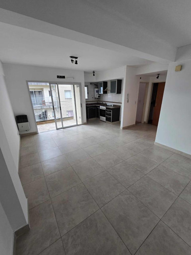 Departamento Semipiso 2 Ambientes Moron Sur. Dueño Vende