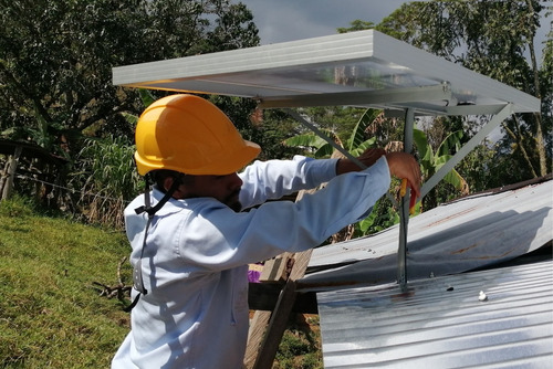 Imagen 8 de 9 de Fuente Generador Fv50 Kit Solar Planta Panel Inversor Tv Led