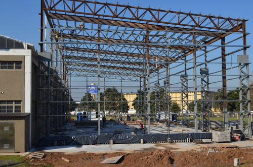 Imagen 1 de 10 de Galpones Tinglados Estructura Metalica Chapa Llave En Mano