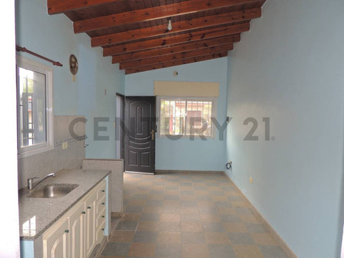 Casas En Venta En Berisso - Ph 1 Dormi + Cochera