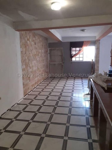 Imagen 5 de 6 de Casa En Venta Para Adaptar A Su Gusto Ubicada En Guanadito