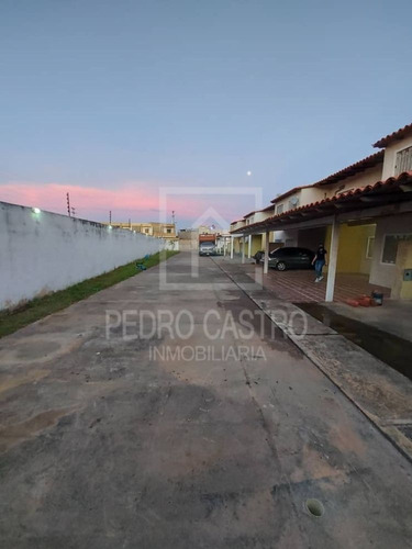 Imagen 18 de 24 de Tu Inmobiliaria Vende Town House Urbanización Villa Athenas, Sector Las Peonias Av. Atlántico Puerto Ordaz #asesoriagratuita #asesoriainmobiliaria #vendedor #pedrocastro