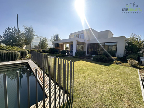 Casa En Venta De 3 Dorm. En Colina