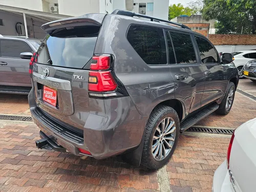 Toyota Prado 3.0 TXL CON BLINDAJE 2+