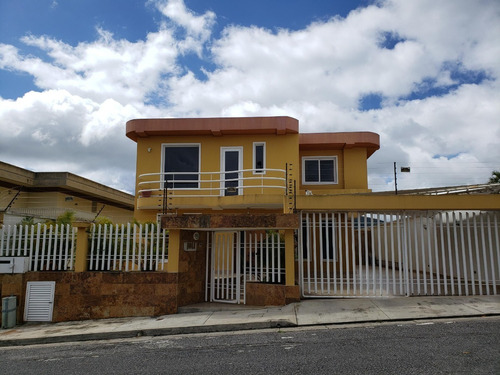 Los Naranjos Del Cafetal Imponente Vista 9 Años De Construcción Pisos Y Escaleras De Mármol Tanque 20.000lts Calle Privada Vigilancia 410mts 4h/6b/4p Imponente Cocina