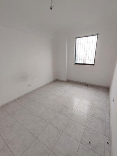 Imagen 8 de 12 de Bello Apartamento En La Matica
