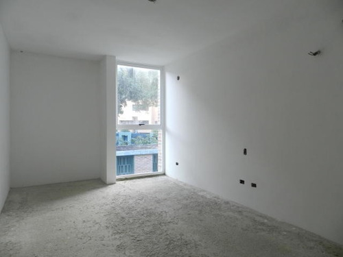 Imagen 9 de 14 de Casa En Venta En Parque Oripoto, Caracas. Con Terraza. Código 20-19159 Mvg