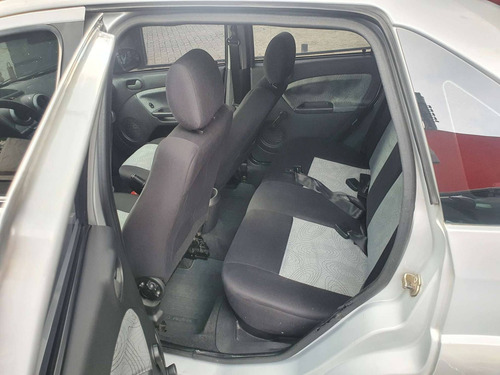 Imagem 8 de 10 de Ford Fiesta 1.6 Mpi Sedan 8v Flex 4p Manual