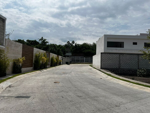Se Vende Terreno En Fraccionamiento Mision Eco, San Gaspar, Jiutepec, Morelos.