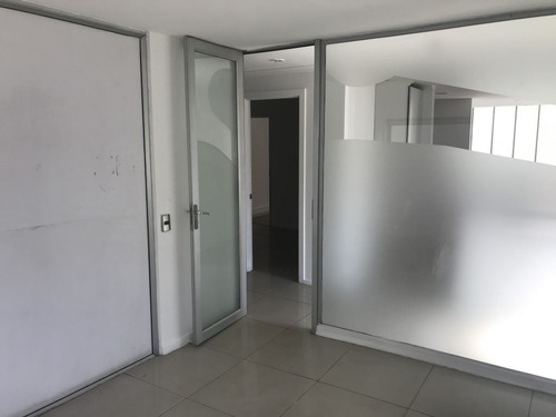 2 Niveles + Estac. Av. Padre Hurtado Nte. / Hualtatas