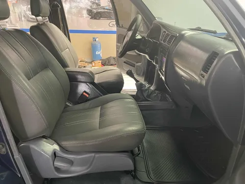 Toyota Hilux 2.4L 4x4 DC