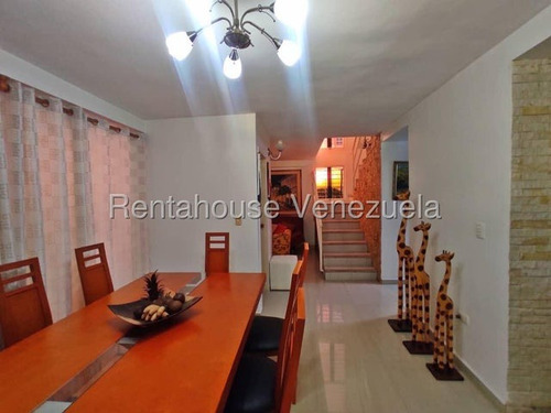 Fredxia Castillo Vende Comoda Y Amplia Casa En La Mora Cabudare # 25-18453